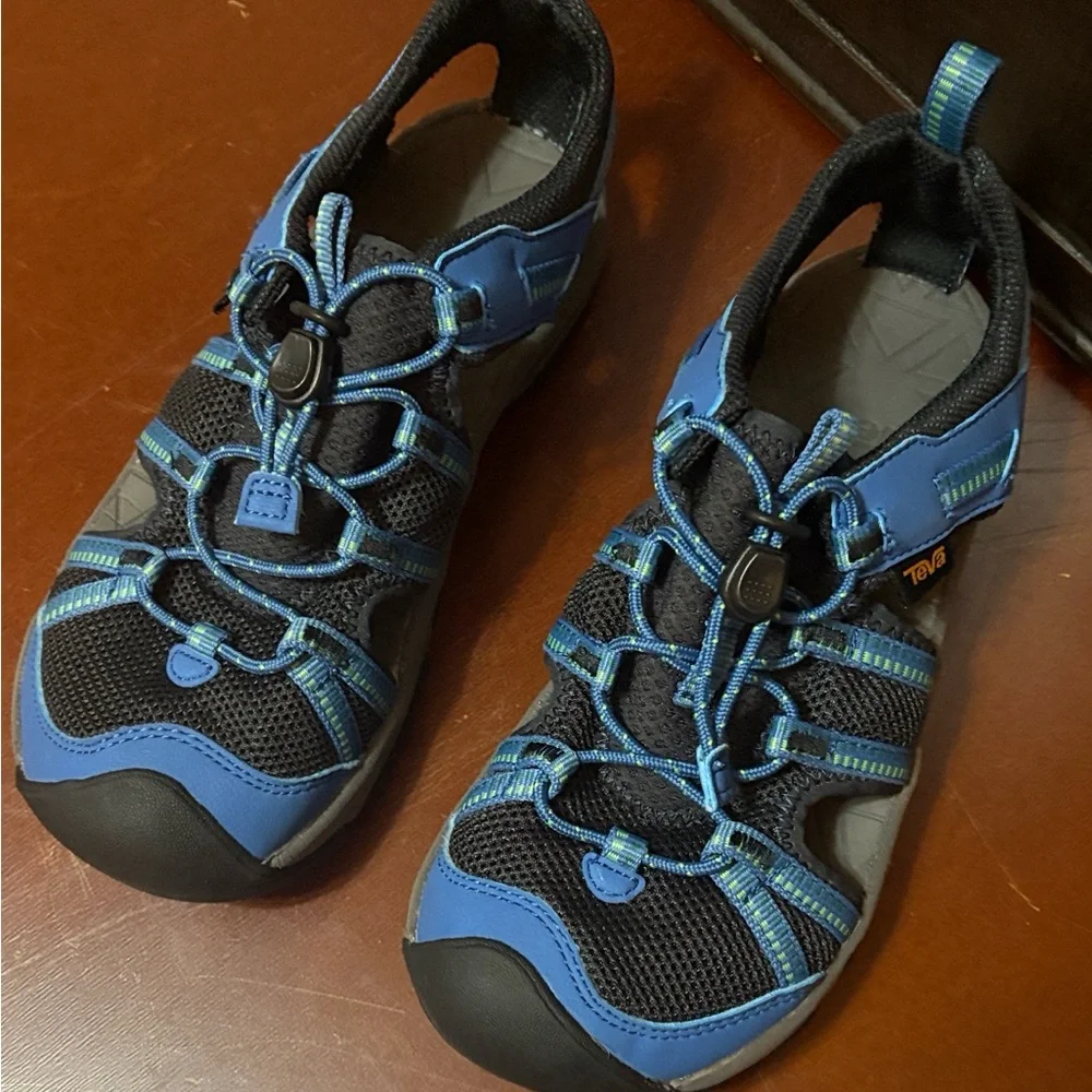 /Teva Hiking Slip on Sandals Black and Blue Sz 3